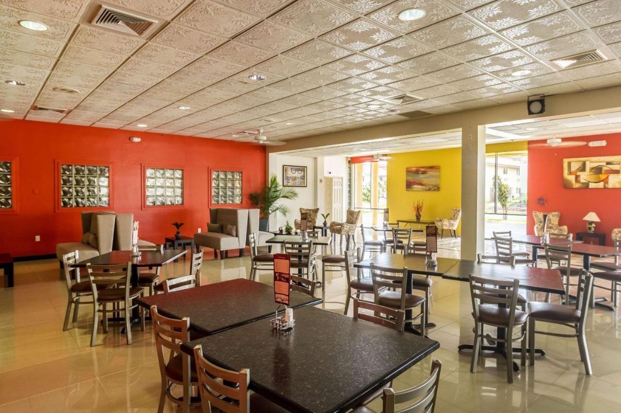 Clarion Inn Near Mcallen Airport Eksteriør bilde